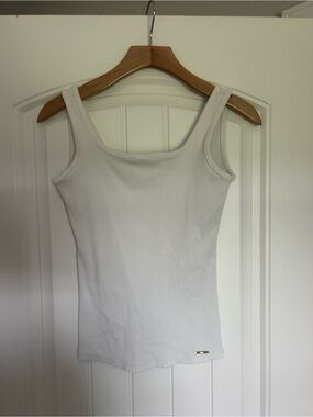 Tahari White Ribbed Square-Neck Tank